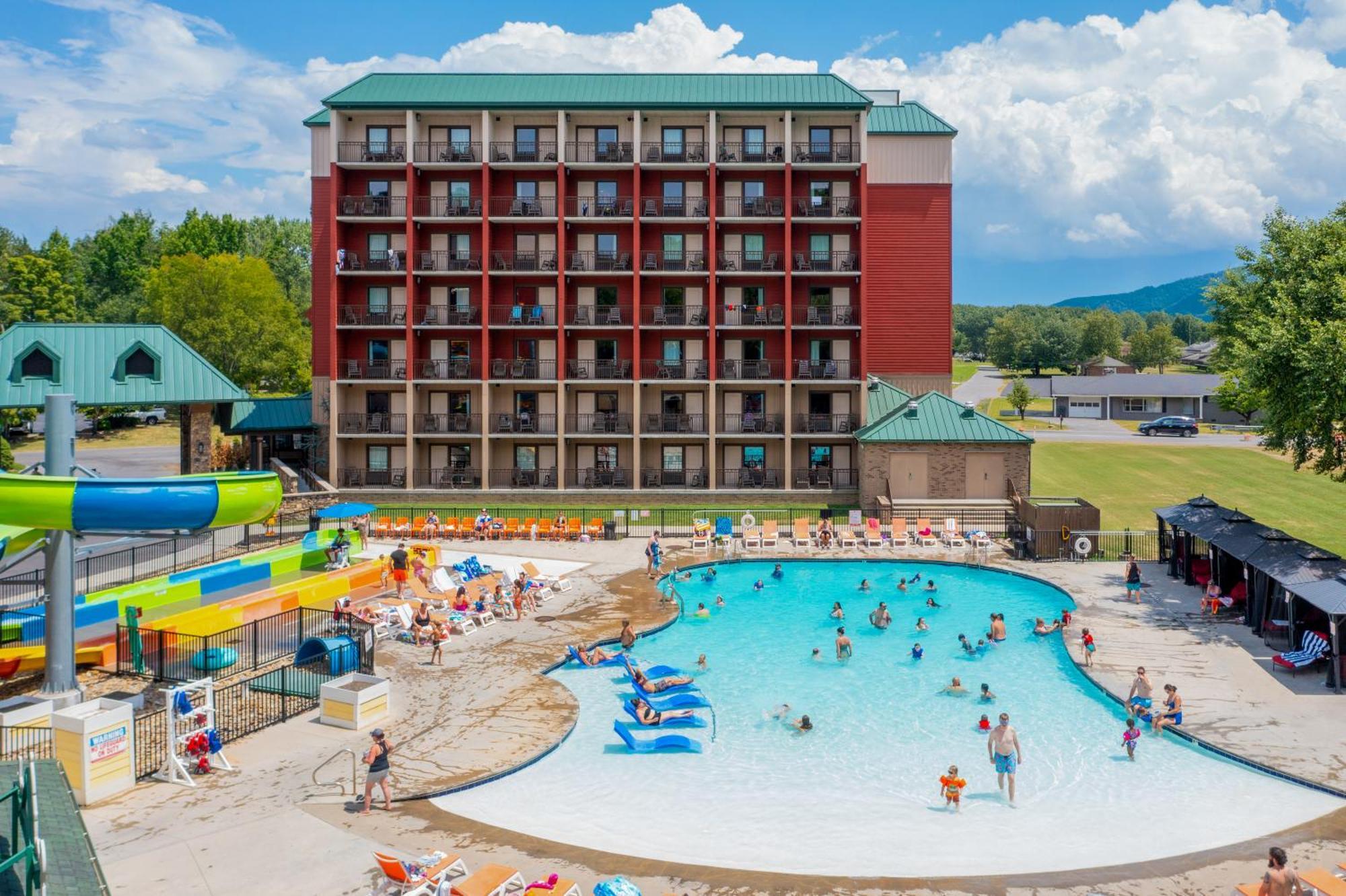 Country Cascades Waterpark Resort Pigeon Forge Exterior photo