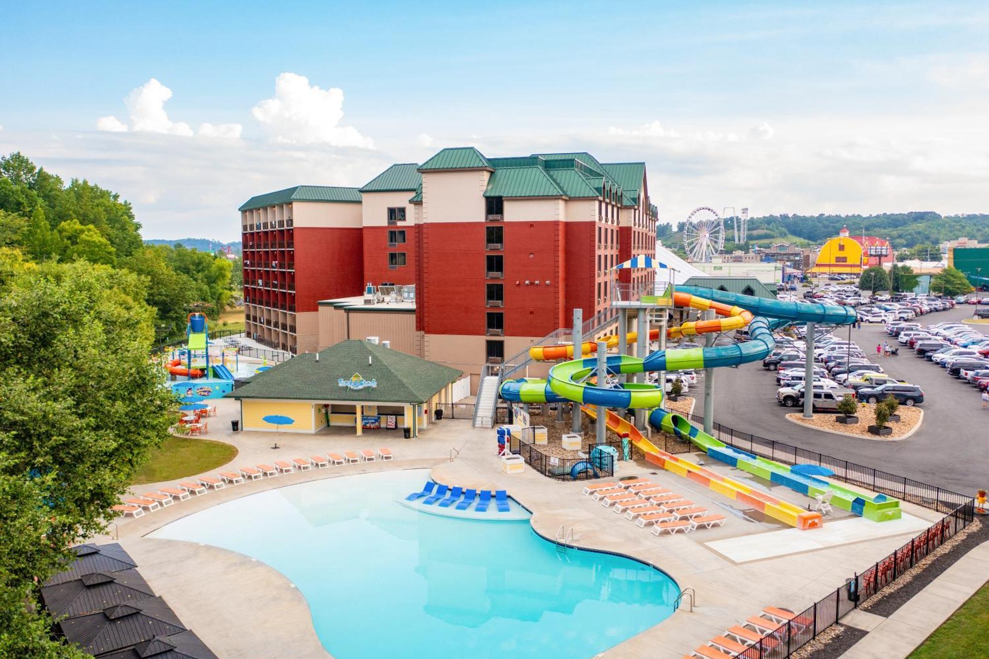 Country Cascades Waterpark Resort Pigeon Forge Exterior photo